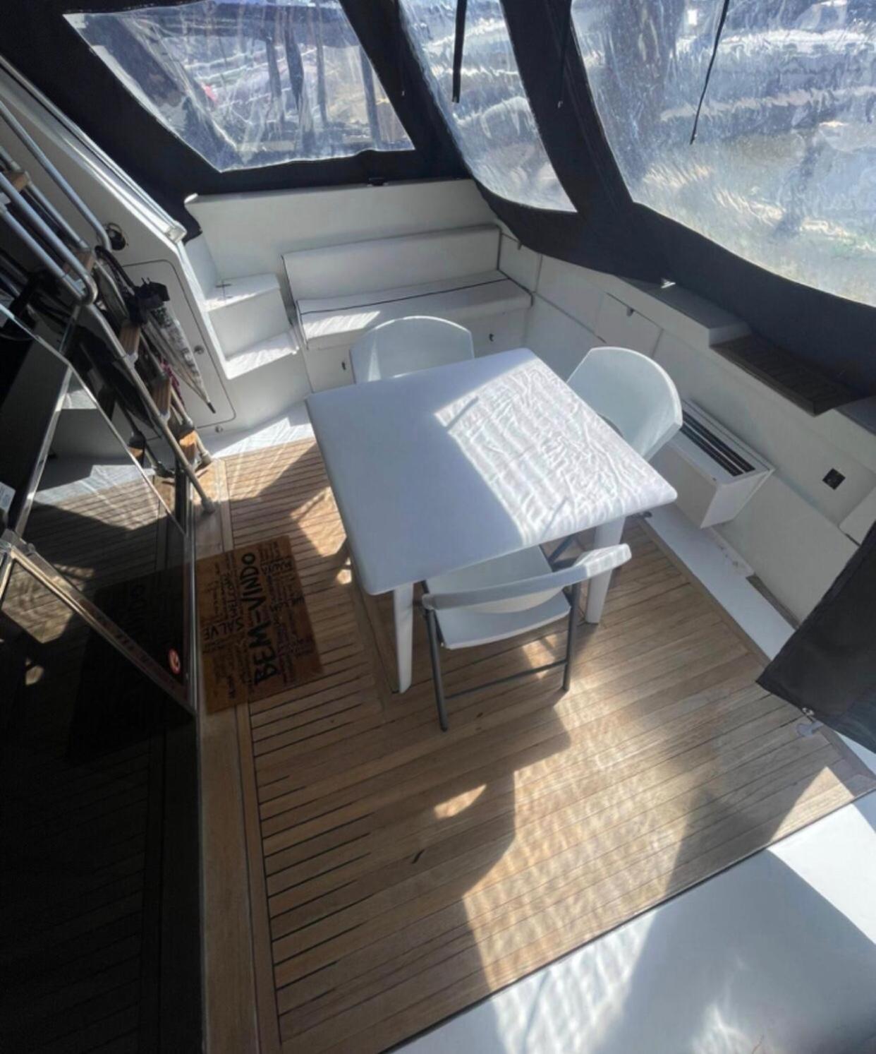 Beautiful And Magnific Yacht Hotel Lissabon Buitenkant foto