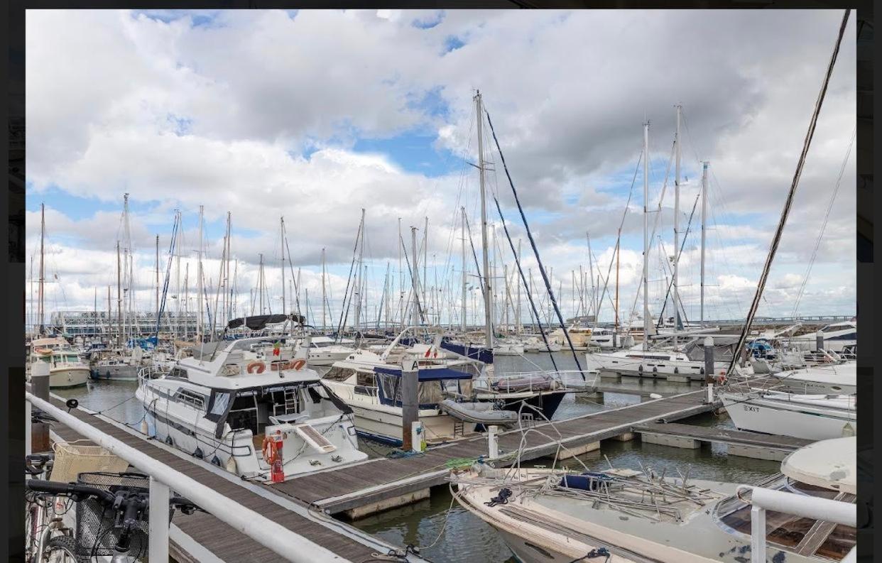Beautiful And Magnific Yacht Hotel Lissabon Buitenkant foto