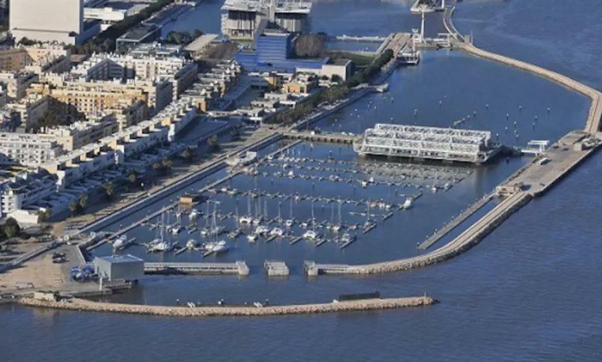 Beautiful And Magnific Yacht Hotel Lissabon Buitenkant foto