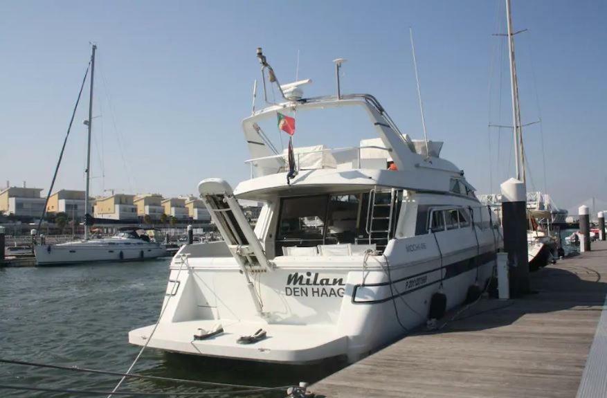 Beautiful And Magnific Yacht Hotel Lissabon Buitenkant foto