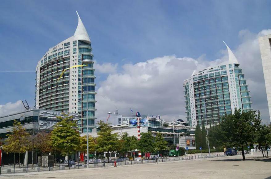 Beautiful And Magnific Yacht Hotel Lissabon Buitenkant foto